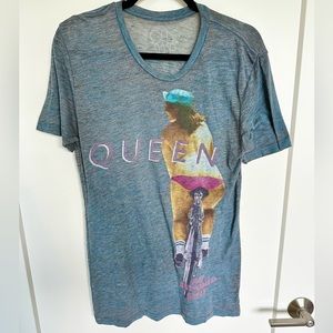 Queen Band Tee